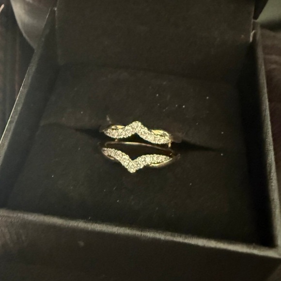 Elegant Gold and Silver Wave Ring